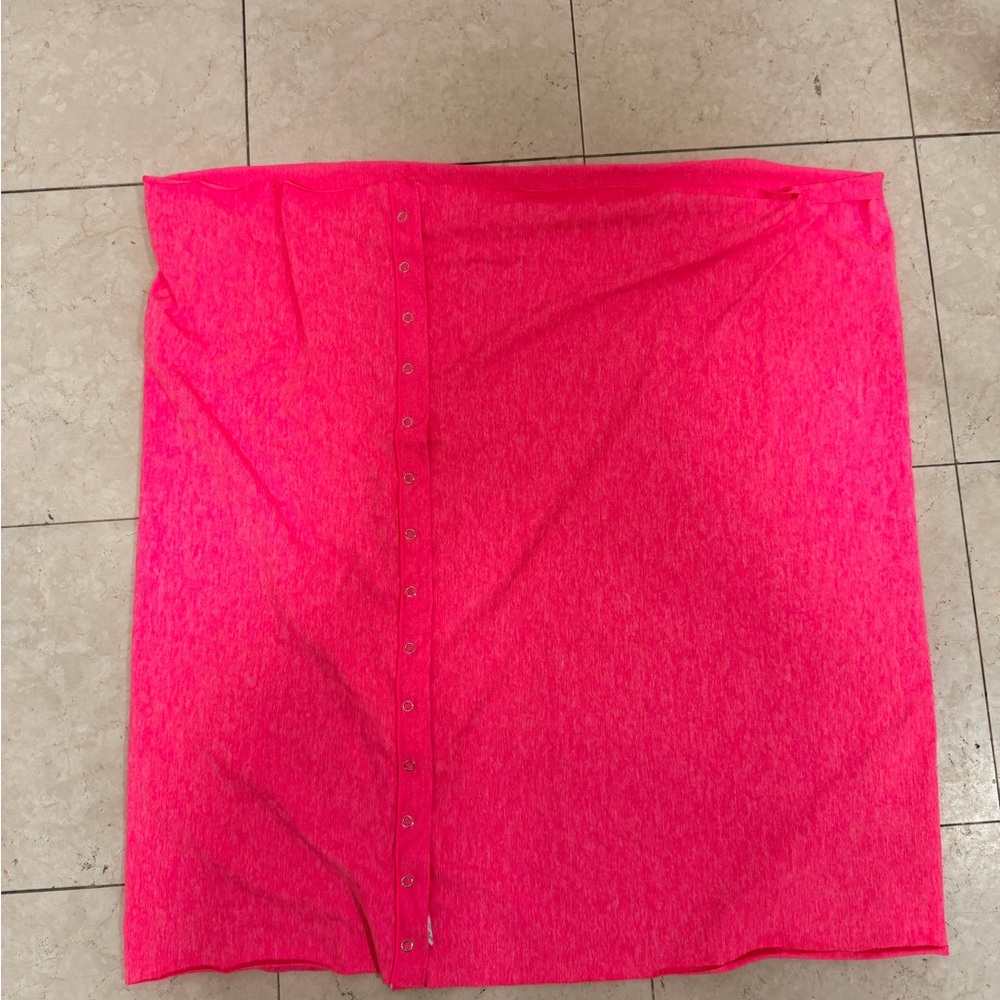Lululemon Athletica Vibrant Pink Wrap with Grommet Detail - Picture 5 of 6